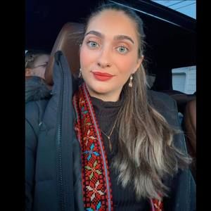 Meet your Posher, Amira